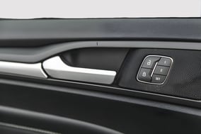 Elite Studio - 19-9845514-ford-fusion-2023-wall-of-fame-avant-coin-conducteur